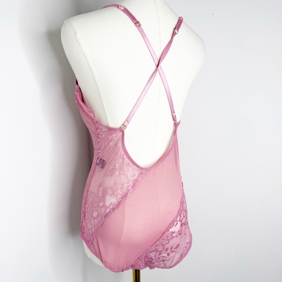 Frederick’s of Hollywood Pink Lace Sheer Bodysuit Lingerie Size Large - Picture 5 of 6